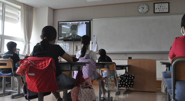 ソウル日本人学校でのオンライン講座の様子